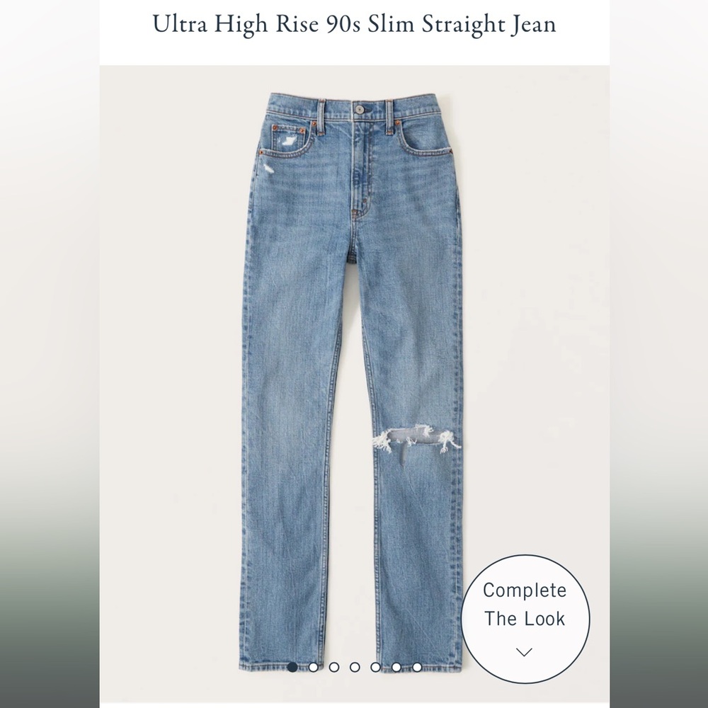 NWT medium wash ripped Jean